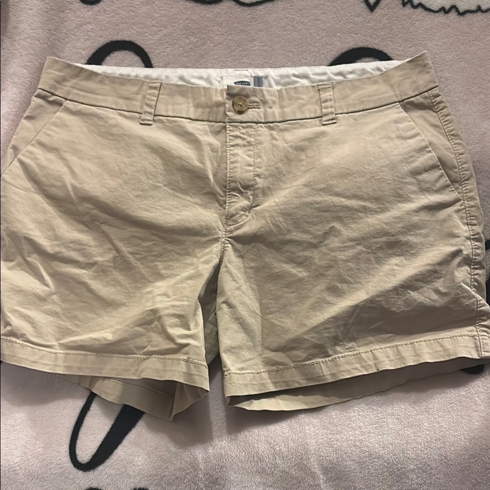 Old Navy Tan Bermudas with Clean Design